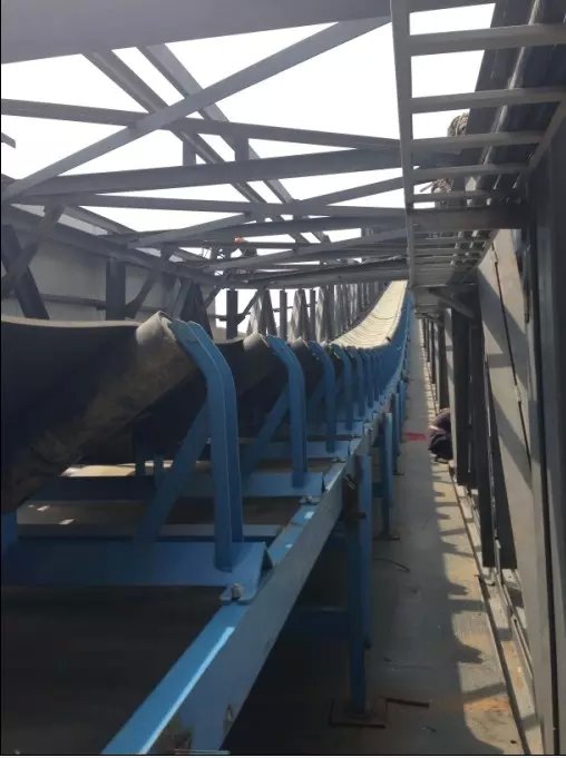 青島樂途行橡膠帶輸送機.jpg